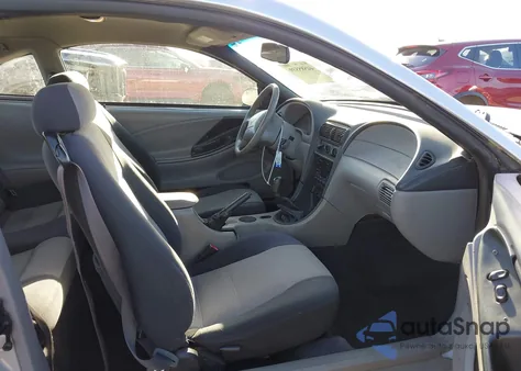 2001 Ford Mustang z USA, uszkodzony, nr VIN 1FAFP40481F186634